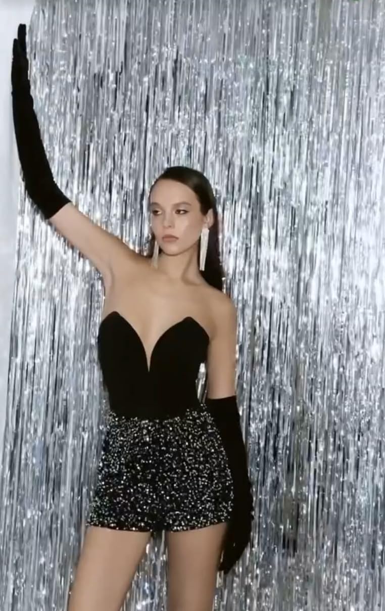 GOER 3.2 ft x 8.2 ft Metallic Tinsel Foil Fringe Curtains Party Photo Backdrop Party Streamers for Birthday,Graduation,New Year Eve Decorations Wedding Decor (Silver,5 pcs) - Image 5